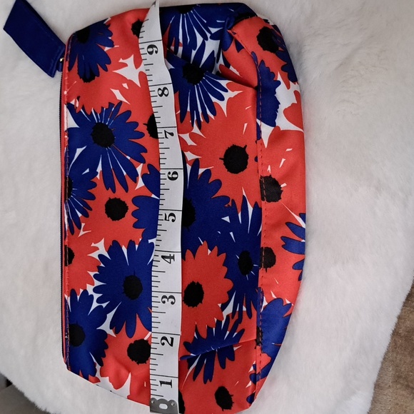 Estée Lauder Flower Cosmetic Bag Small - Picture 6 of 6